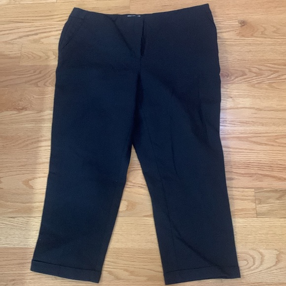 Chico’s so slimming by Chico’s Black stretch cuffed capris Sz 2.5/L - Picture 4 of 8